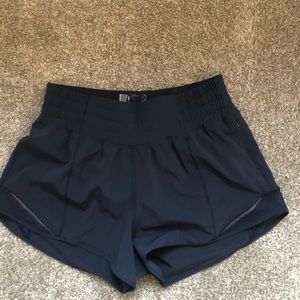 lululemon shorts size 2 tall